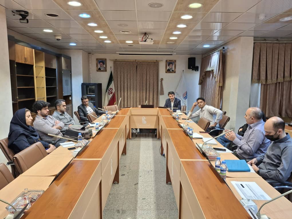 برگزاری نشست تخصصی بررسی ارتقای بهره وری بخش های درمانی و ساماندهی کارنامه عملکردی کادر درمان در دانشگاه علوم پزشکی ایران